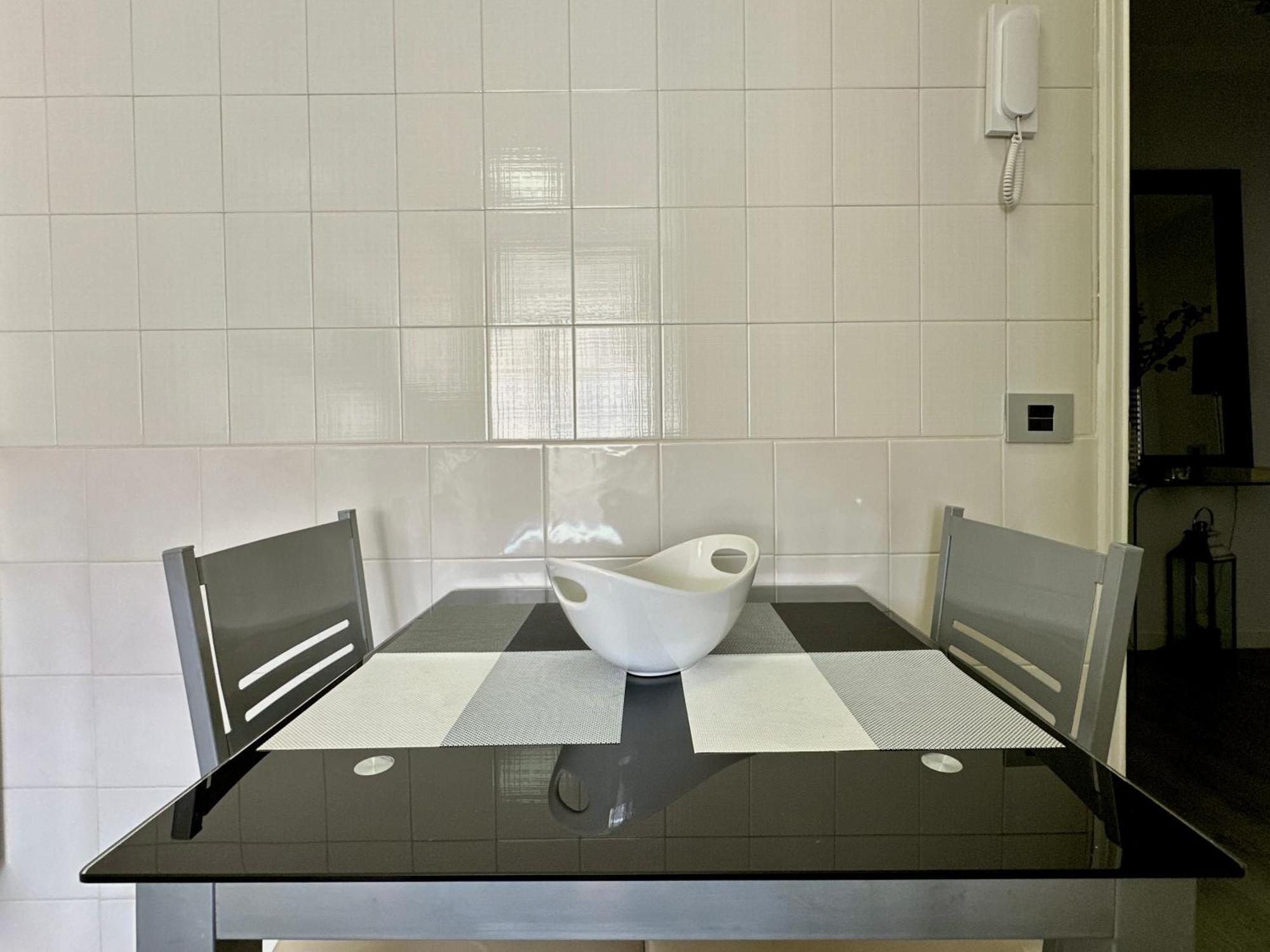 Hostiguest Coliving Leon Y Castillo Лас-Пальмас-де-Гран-Канария Экстерьер фото