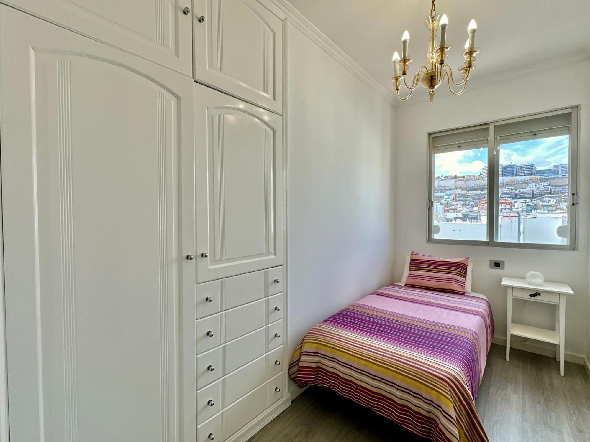Hostiguest Coliving Leon Y Castillo Лас-Пальмас-де-Гран-Канария Экстерьер фото