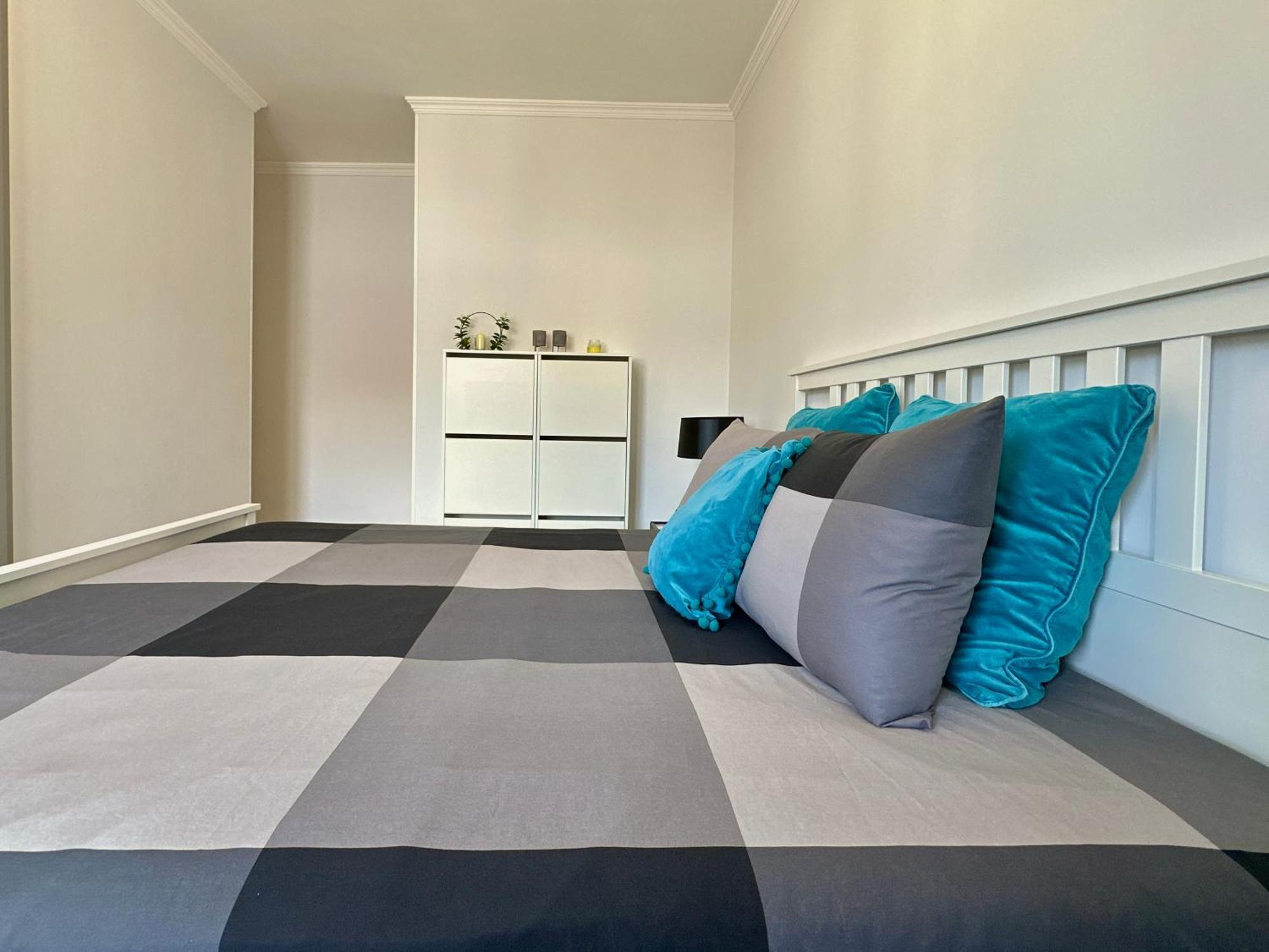 Hostiguest Coliving Leon Y Castillo Лас-Пальмас-де-Гран-Канария Экстерьер фото