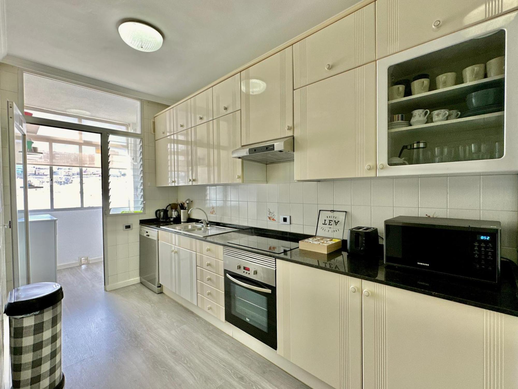 Hostiguest Coliving Leon Y Castillo Лас-Пальмас-де-Гран-Канария Экстерьер фото