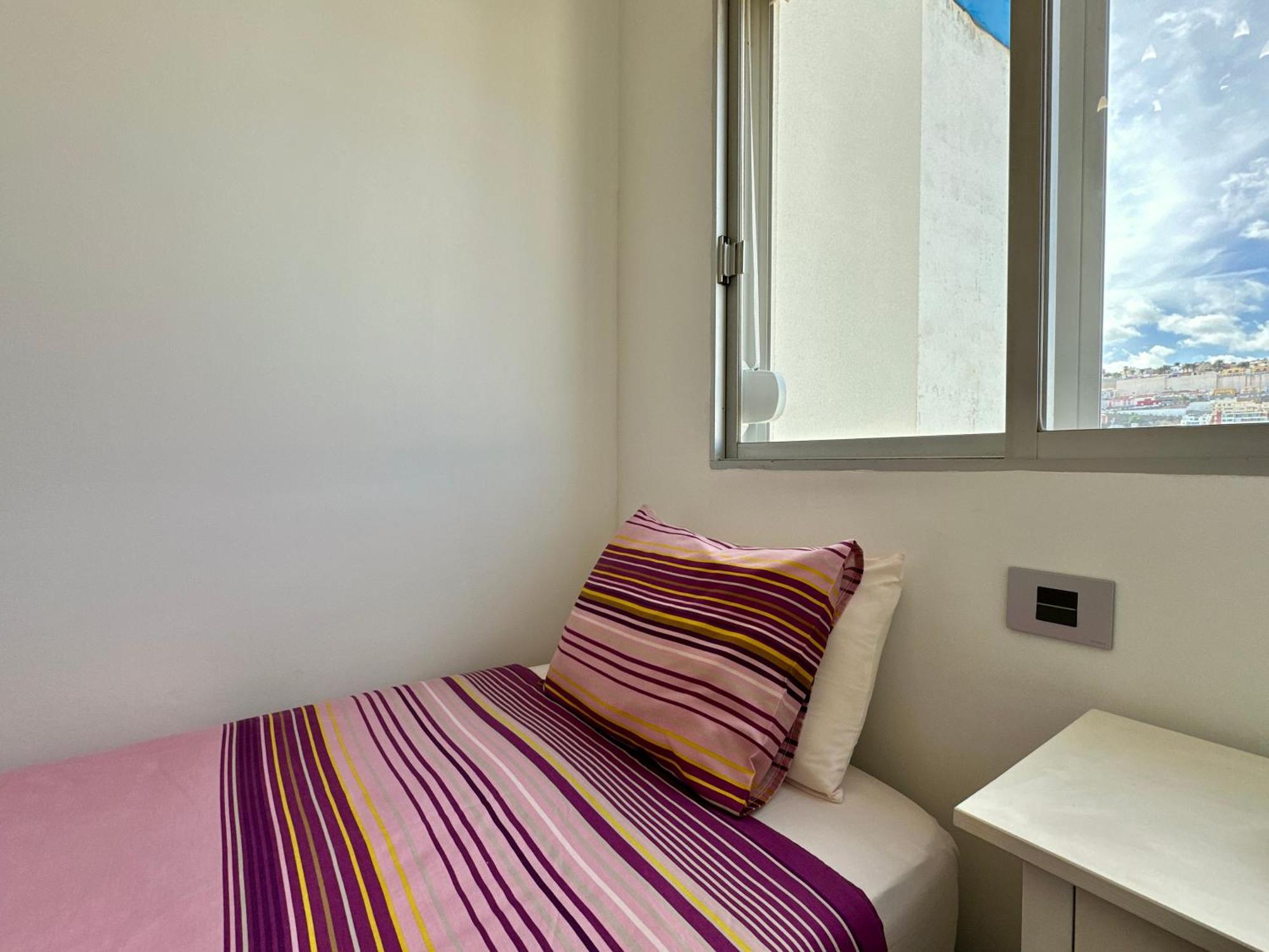 Hostiguest Coliving Leon Y Castillo Лас-Пальмас-де-Гран-Канария Экстерьер фото
