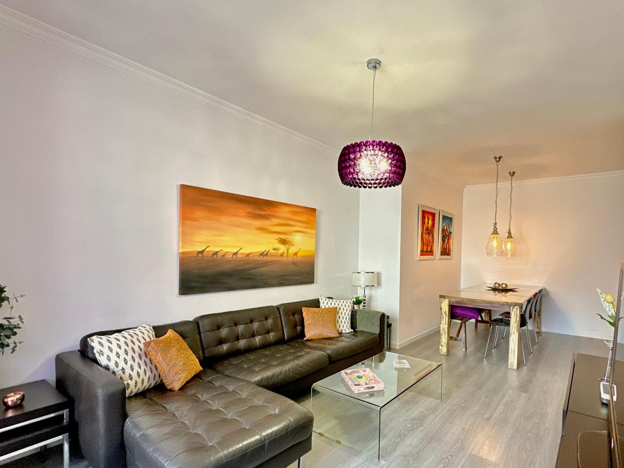 Hostiguest Coliving Leon Y Castillo Лас-Пальмас-де-Гран-Канария Экстерьер фото